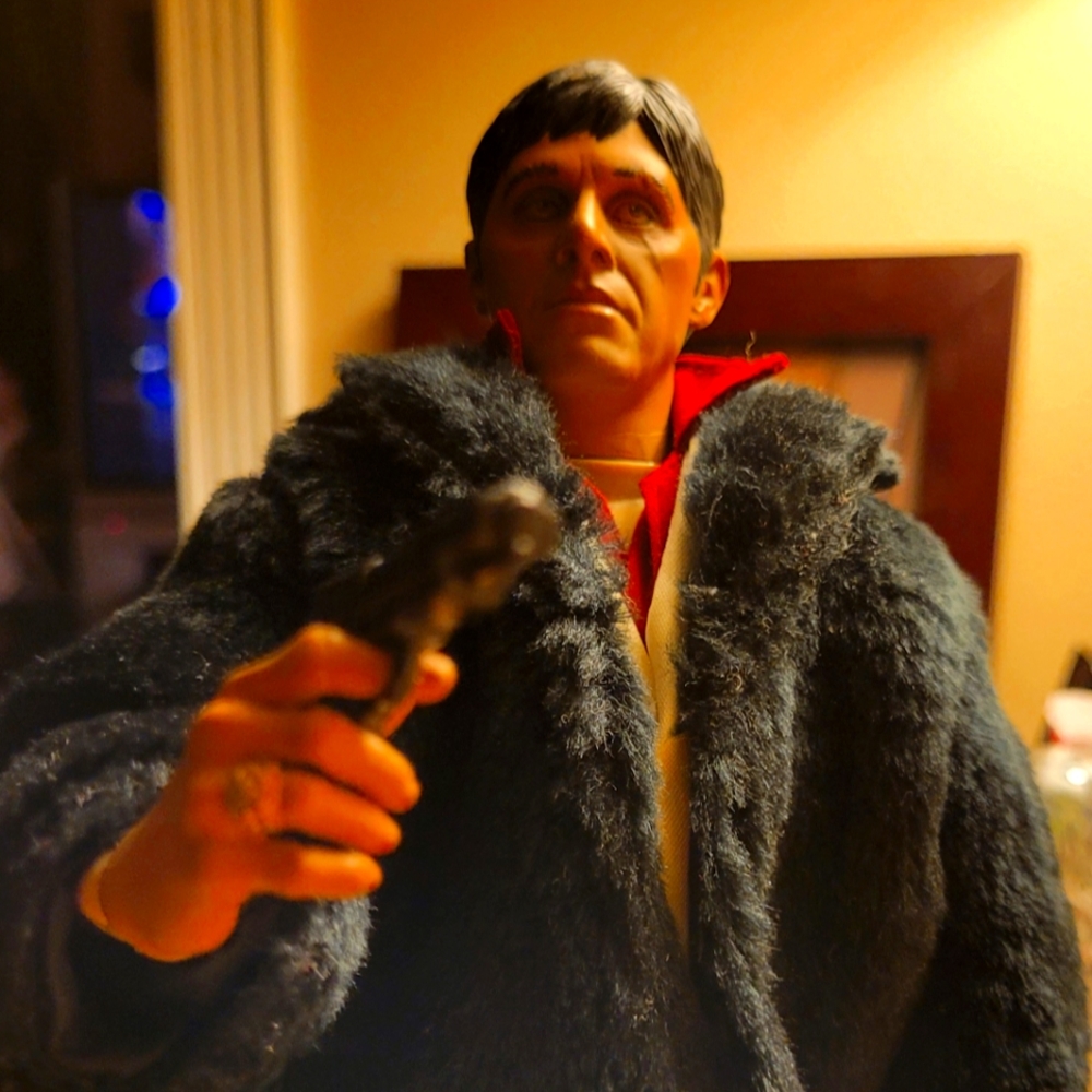 Al Pacino "Scarface" custome action figure plus blench, sorry no fur jacket.